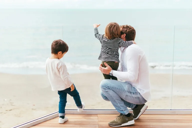 Vacaciones de verano tras una separación - Blog MAR ABOGADOS